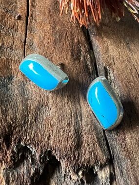 Taxco Bright Blue Turquoise Earrings Sterling Silver Studs Punch In TF-28
